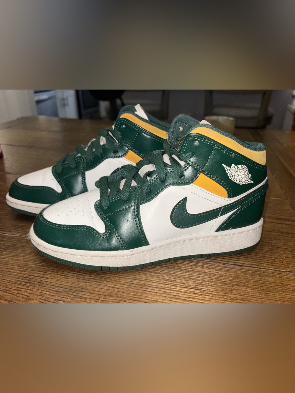 Kids Nike Air Jordan 1 Mid